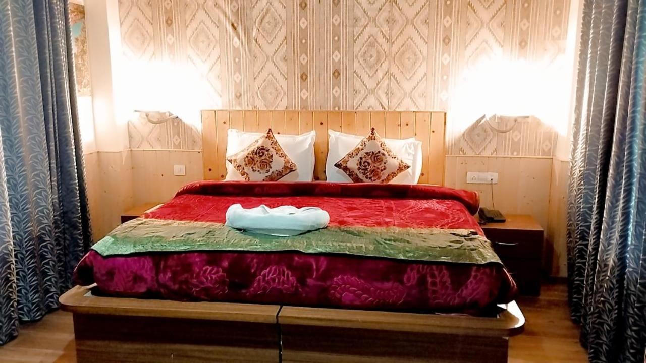 Hotel Seraj International مايالي المظهر الخارجي الصورة
