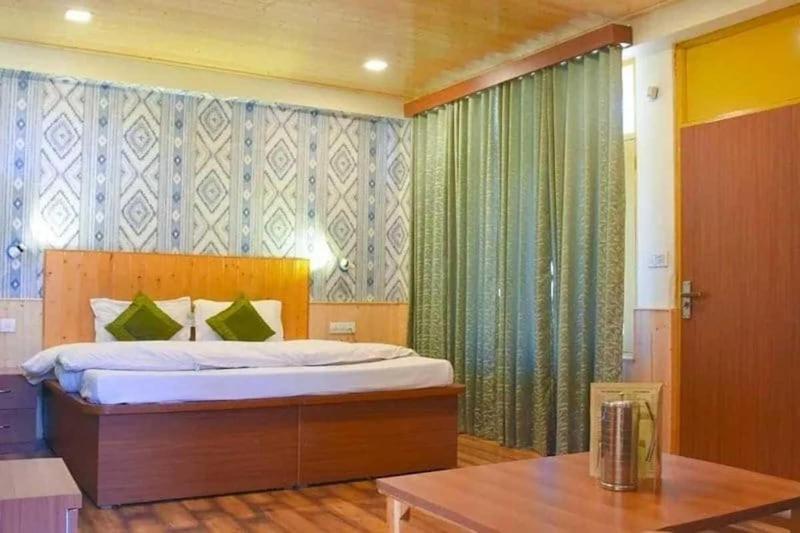 Hotel Seraj International مايالي المظهر الخارجي الصورة